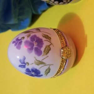 Collector trinket egg lavender hand painted flowers